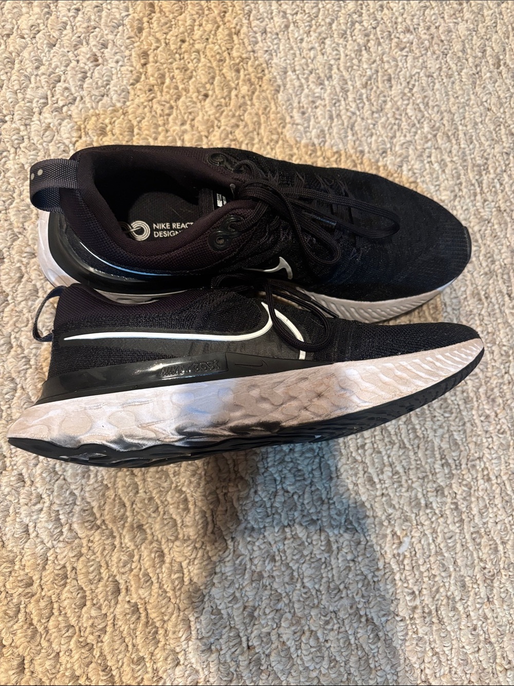 Nike Black and White Women's Athletic Running Shoes